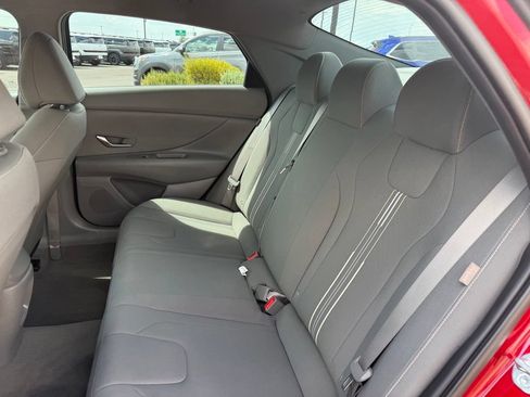 Certified 2024 Hyundai Elantra SE FWD image 14