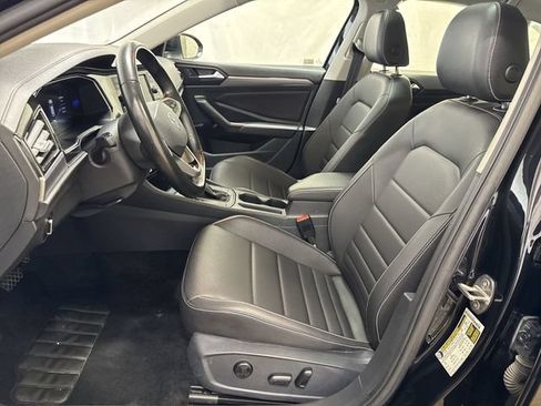 Used 2024 Volkswagen Jetta SE FWD image 10