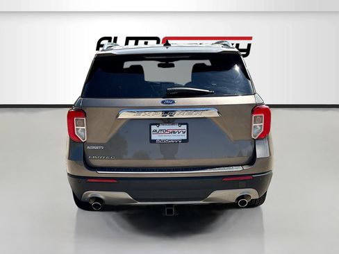 Used 2021 Ford Explorer Limited w/ Equipment Group 301A RWD image 6