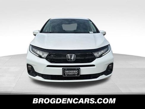 New 2026 Honda Odyssey Touring image 9