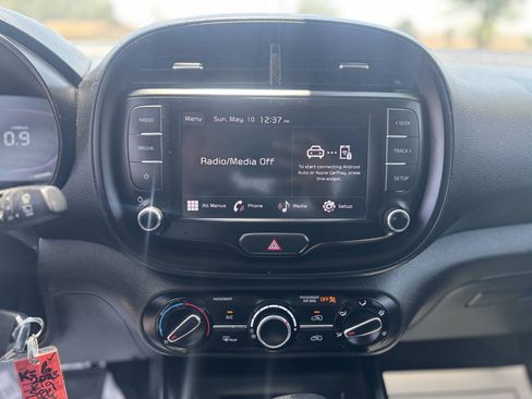 Used 2023 Kia Soul LX w/ LX Technology Package FWD image 6