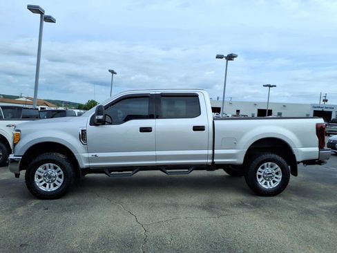 Used 2017 Ford F250 XLT AWD/4WD image 11