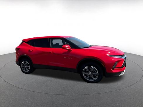 Used 2026 Chevrolet Blazer LT FWD image 2