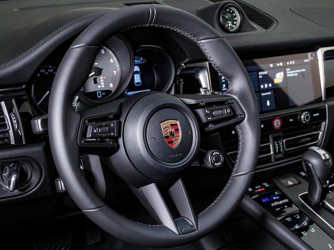 New 2026 Porsche Macan S image 18