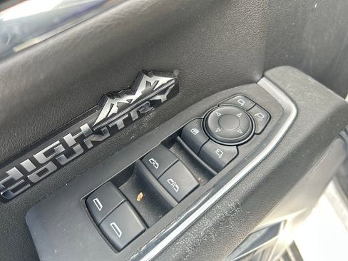 Used 2024 Chevrolet Silverado 1500 High Country image 33