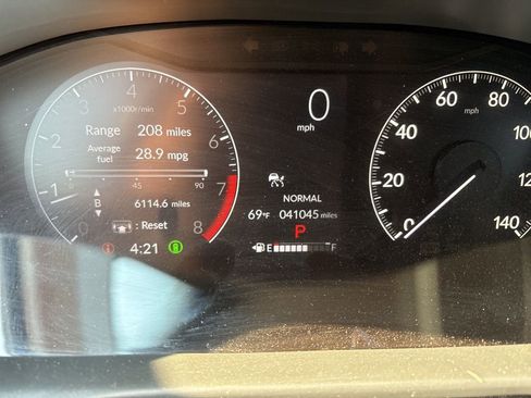 Used 2025 Honda HR-V LX image 11