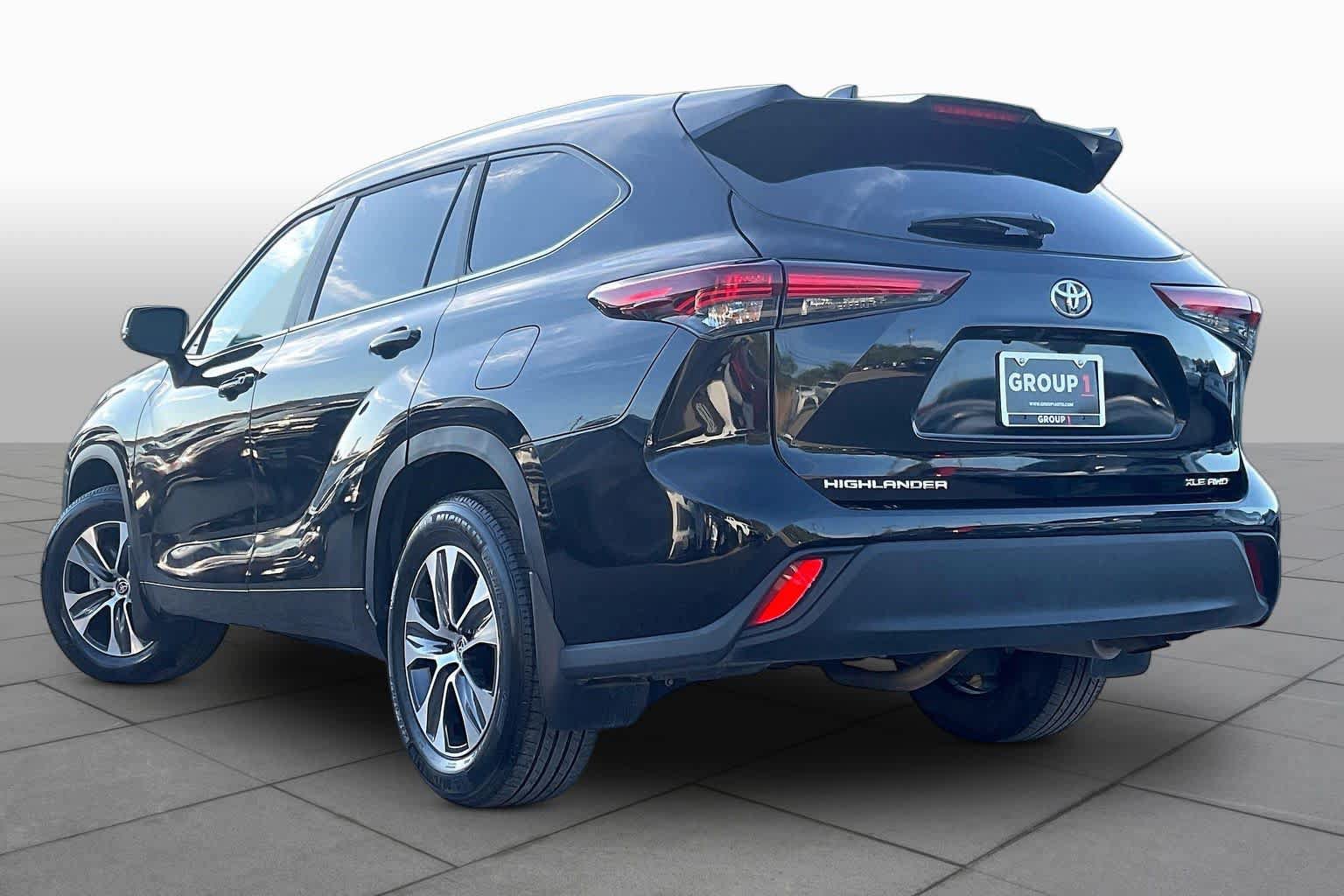 Used 2026 Toyota Highlander XLE AWD/4WD image 12