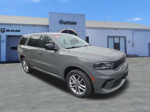 Used 2023 Dodge Durango GT image 1