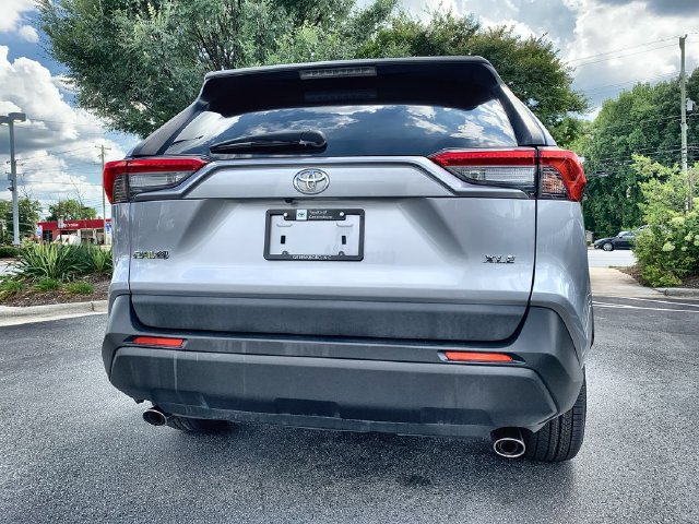 Used 2021 Toyota RAV4 XLE Premium FWD image 7