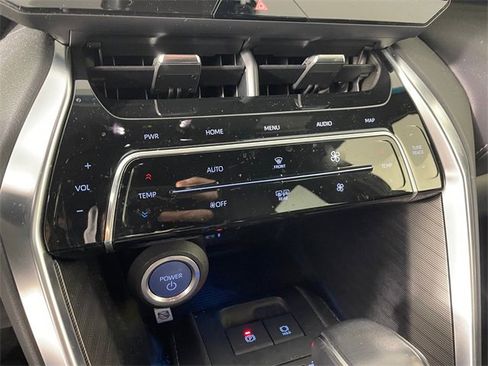 Used 2021 Toyota Venza Limited w/ Advanced Technology Package image 8