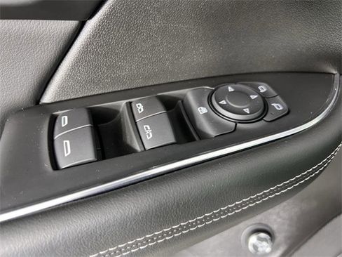 Certified 2022 Buick Envision Avenir w/ Technology Package II image 24