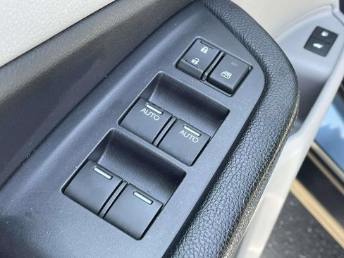 Used 2018 Honda Pilot Touring image 18