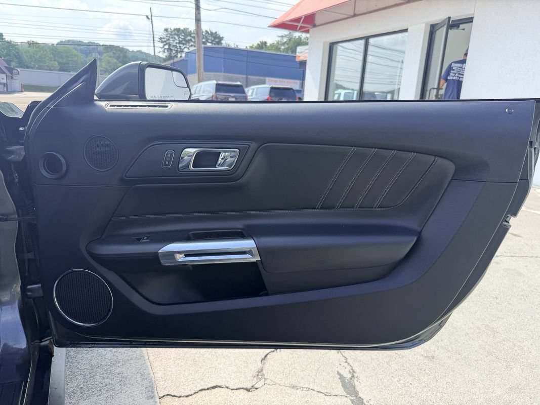 Used 2016 Ford Mustang Premium RWD image 20