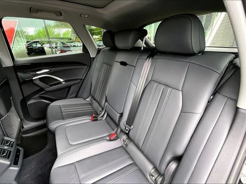 Used 2025 Audi Q5 Premium w/ Convenience Package AWD/4WD image 22