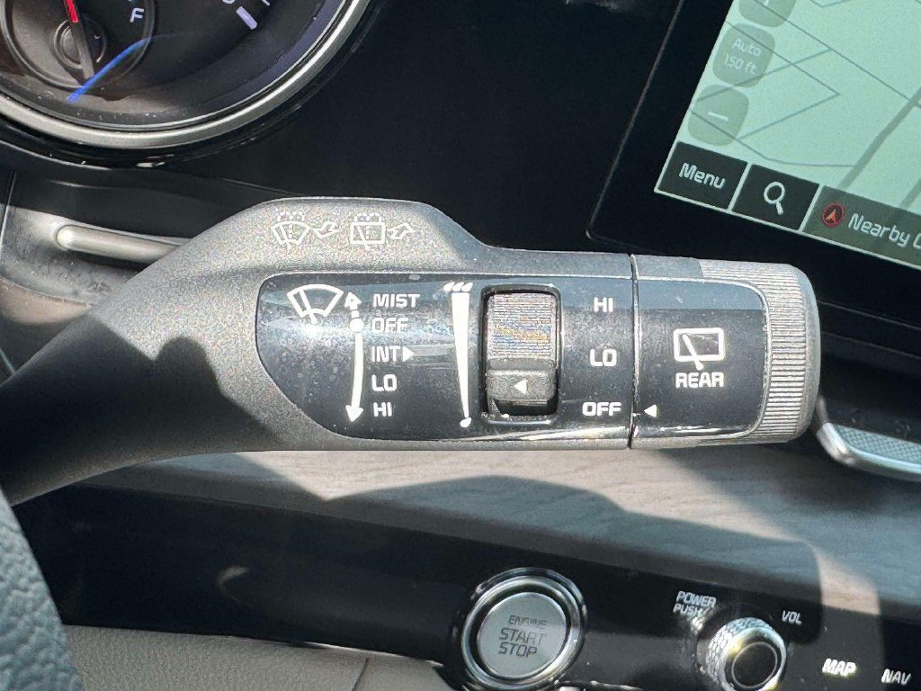Used 2024 Kia Carnival EX FWD image 22