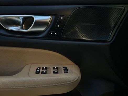 Used 2020 Volvo V60 T5 Momentum w/ Momentum Advanced Package image 26