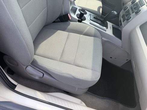Used 2010 Ford Escape XLT AWD/4WD image 21