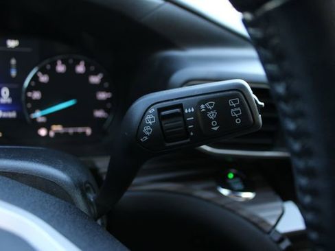 Used 2021 Ford Explorer Limited w/ Equipment Group 301A AWD/4WD image 14