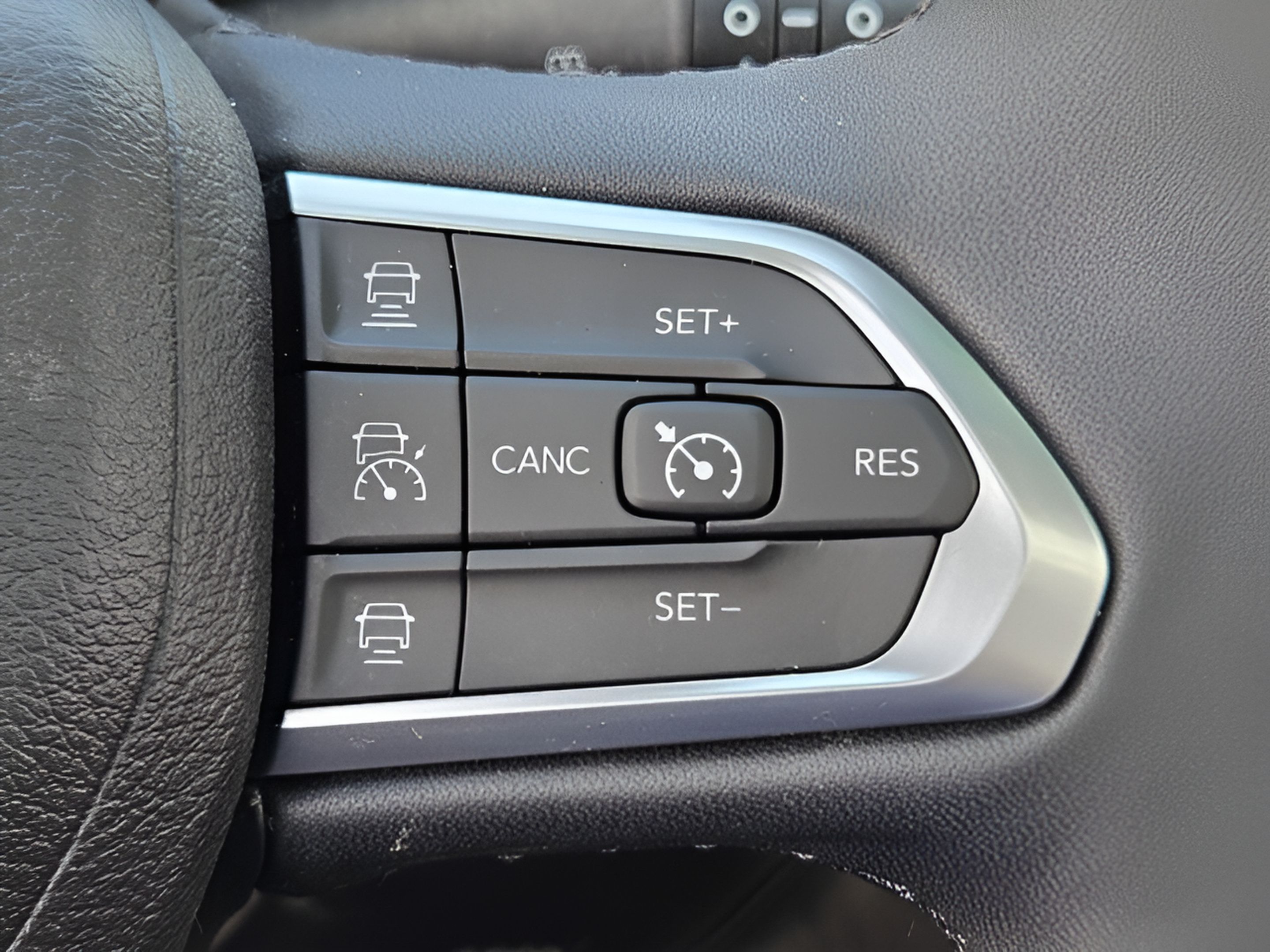Used 2023 Jeep Compass Limited w/ Elite Group AWD/4WD image 24