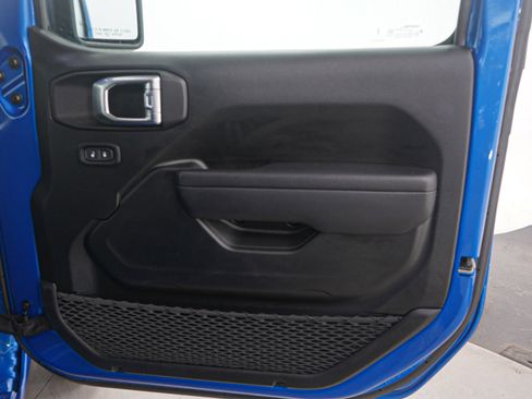 Used 2023 Jeep Wrangler Sport S image 11