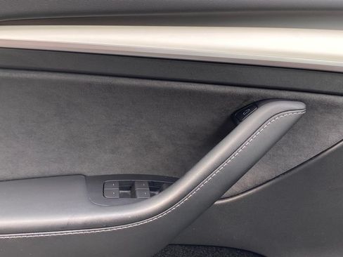Used 2022 Tesla Model Y Performance AWD/4WD image 16