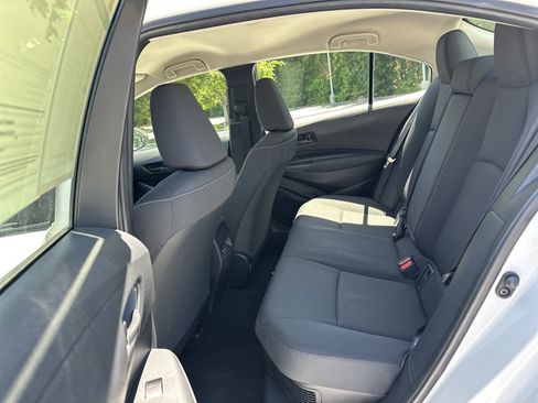 Used 2025 Toyota Corolla LE FWD image 31