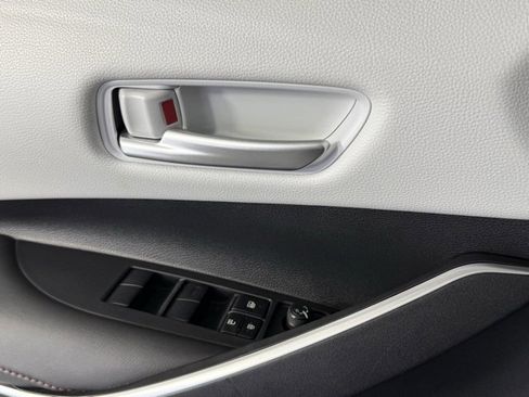 Used 2023 Toyota Corolla SE image 18