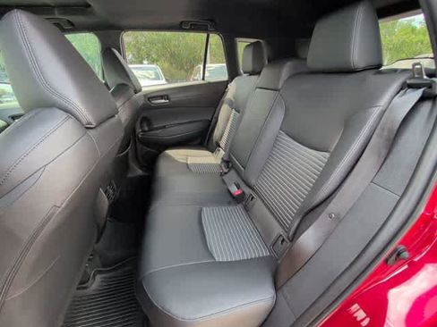 Used 2023 Toyota Corolla Cross XSE w/ Convenience Package AWD/4WD image 18