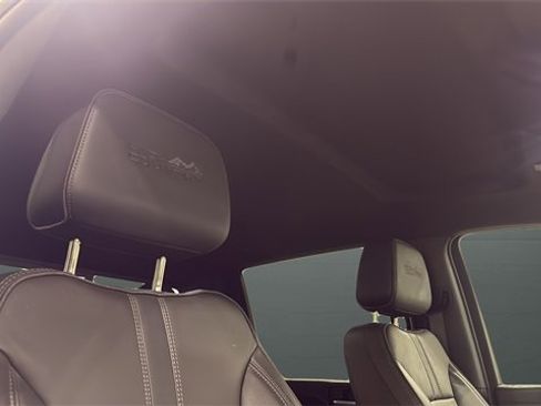 Used 2022 Chevrolet Silverado 3500 High Country image 34