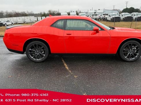 Used 2023 Dodge Challenger SXT w/ Plus Package image 7