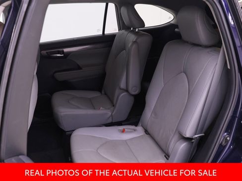 Certified 2021 Toyota Highlander Platinum AWD/4WD image 9