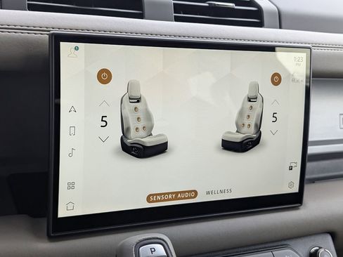 Certified 2025 Land Rover Defender 110 image 16