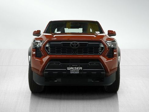 Used 2025 Toyota Tacoma TRD Off-Road image 8