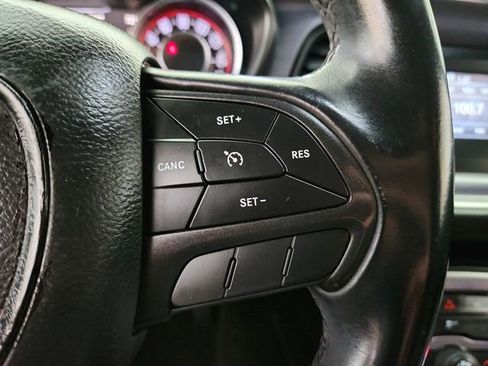 Used 2015 Dodge Challenger SXT RWD image 16