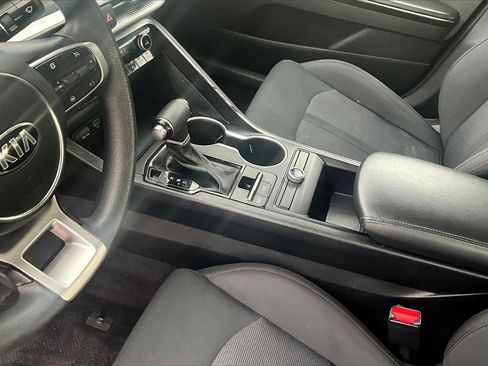 Used 2021 Kia K5 LXS image 12