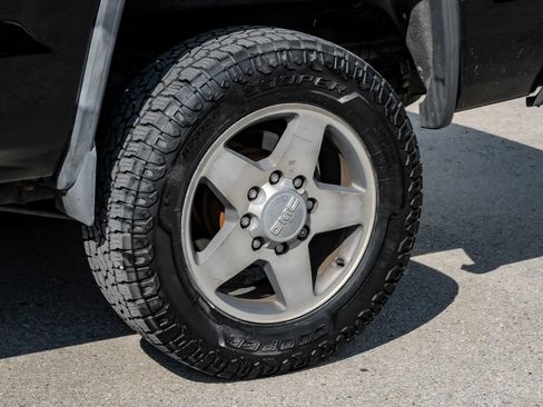 Used 2017 GMC Sierra 2500 SLT w/ All Terrain HD Package AWD/4WD image 62
