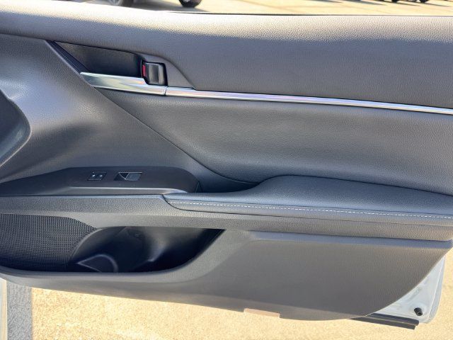 Used 2024 Toyota Camry XSE FWD image 7