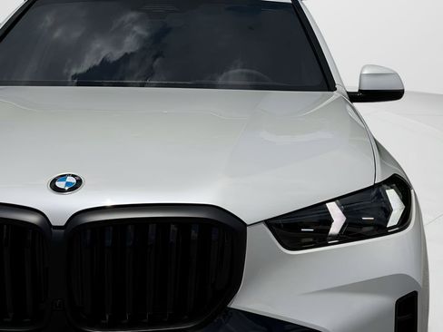 New 2026 BMW X5 xDrive40i w/ M Sport Package AWD/4WD image 26