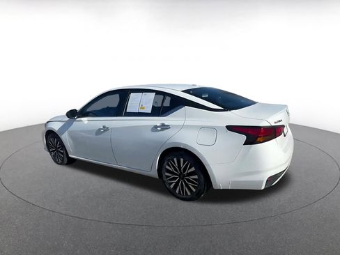 Used 2025 Nissan Altima 2.5 SV image 10