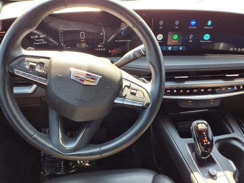 Used 2025 Cadillac XT4 Premium Luxury w/ Technology Package FWD image 13