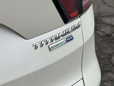 Used 2017 Ford Escape Titanium image 10