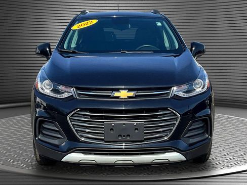 Used 2022 Chevrolet Trax LT w/ LT Convenience Package image 2