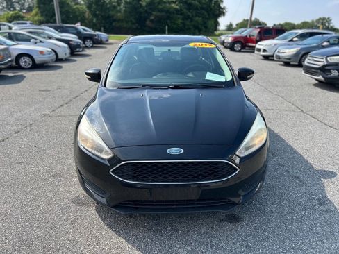 Used 2017 Ford Focus SE image 3