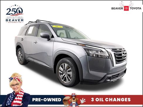 Used 2022 Nissan Pathfinder SV w/ Cargo Package AWD/4WD image 1