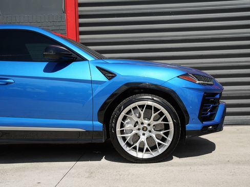 Used 2019 Lamborghini Urus AWD/4WD image 11