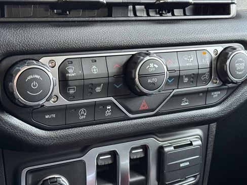New 2026 Jeep Wrangler Sport AWD/4WD image 19