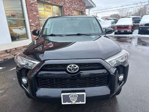 Used 2016 Toyota 4Runner SR5 image 2