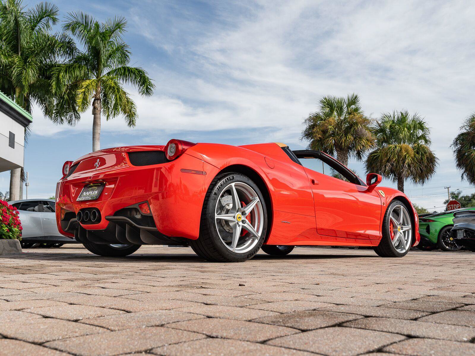 Used 2014 Ferrari 458 Spider RWD image 22