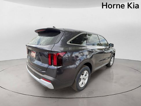 New 2026 Kia Sorento LX FWD image 4
