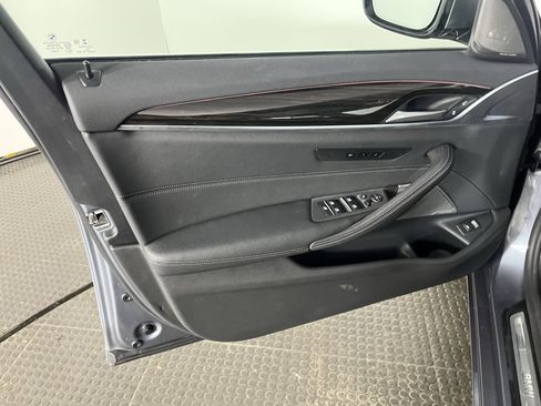 Certified 2022 BMW 530i xDrive w/ Premium Package image 10